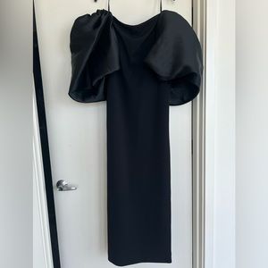 Stunning Solace London Pia Twill Gown-  Black